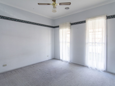 6 Hopkins Drive, Horsham