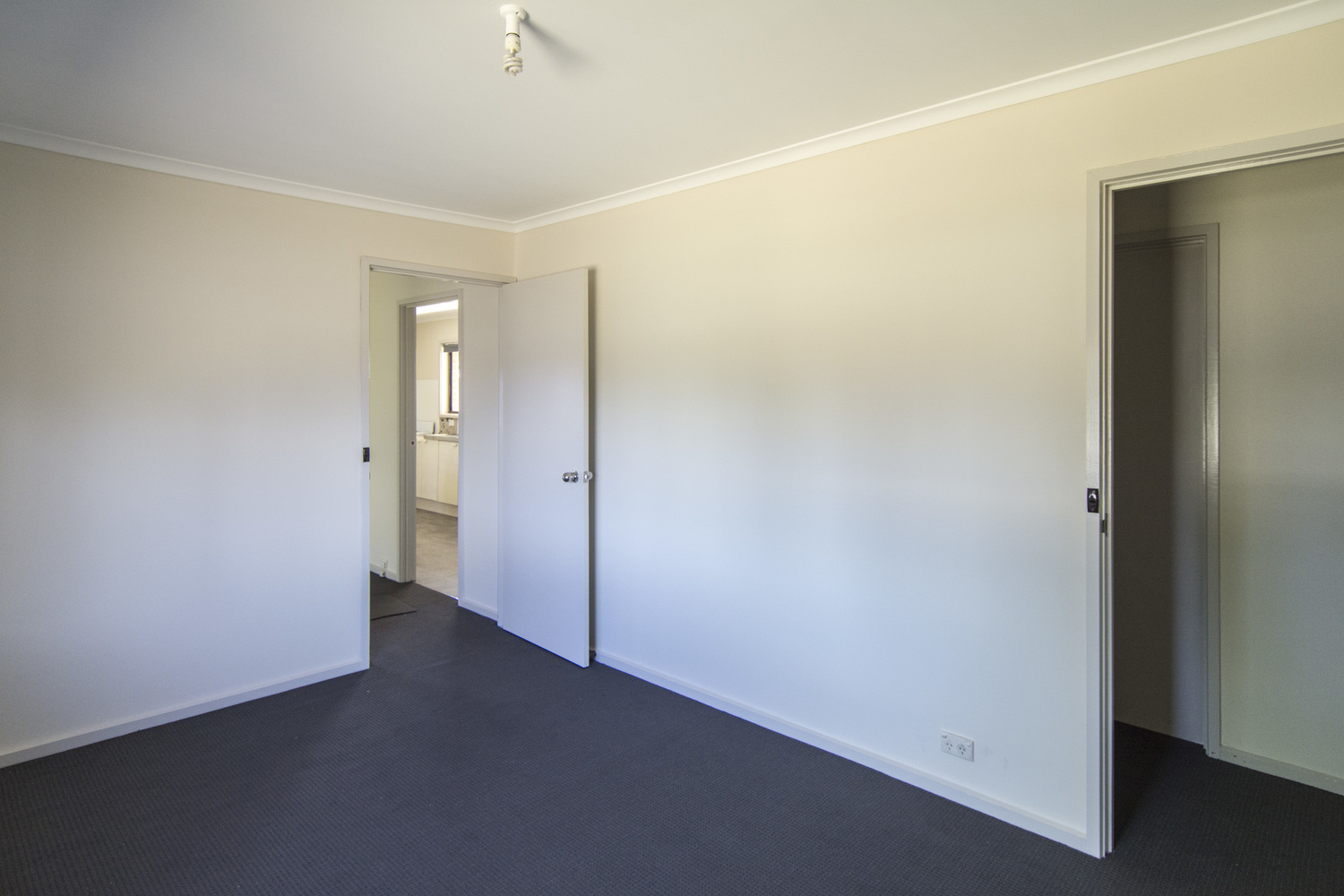 7 Glenister Place, Horsham