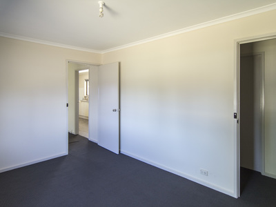 7 Glenister Place, Horsham