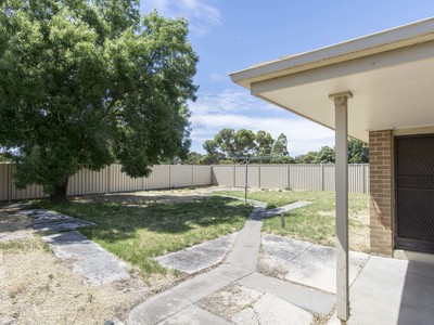 7 Glenister Place, Horsham