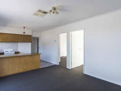 1 / 15 Schwarz Avenue, Horsham