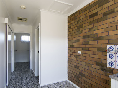 1 / 15 Schwarz Avenue, Horsham