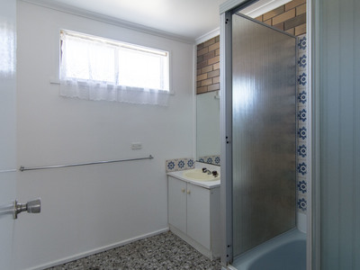 1 / 15 Schwarz Avenue, Horsham