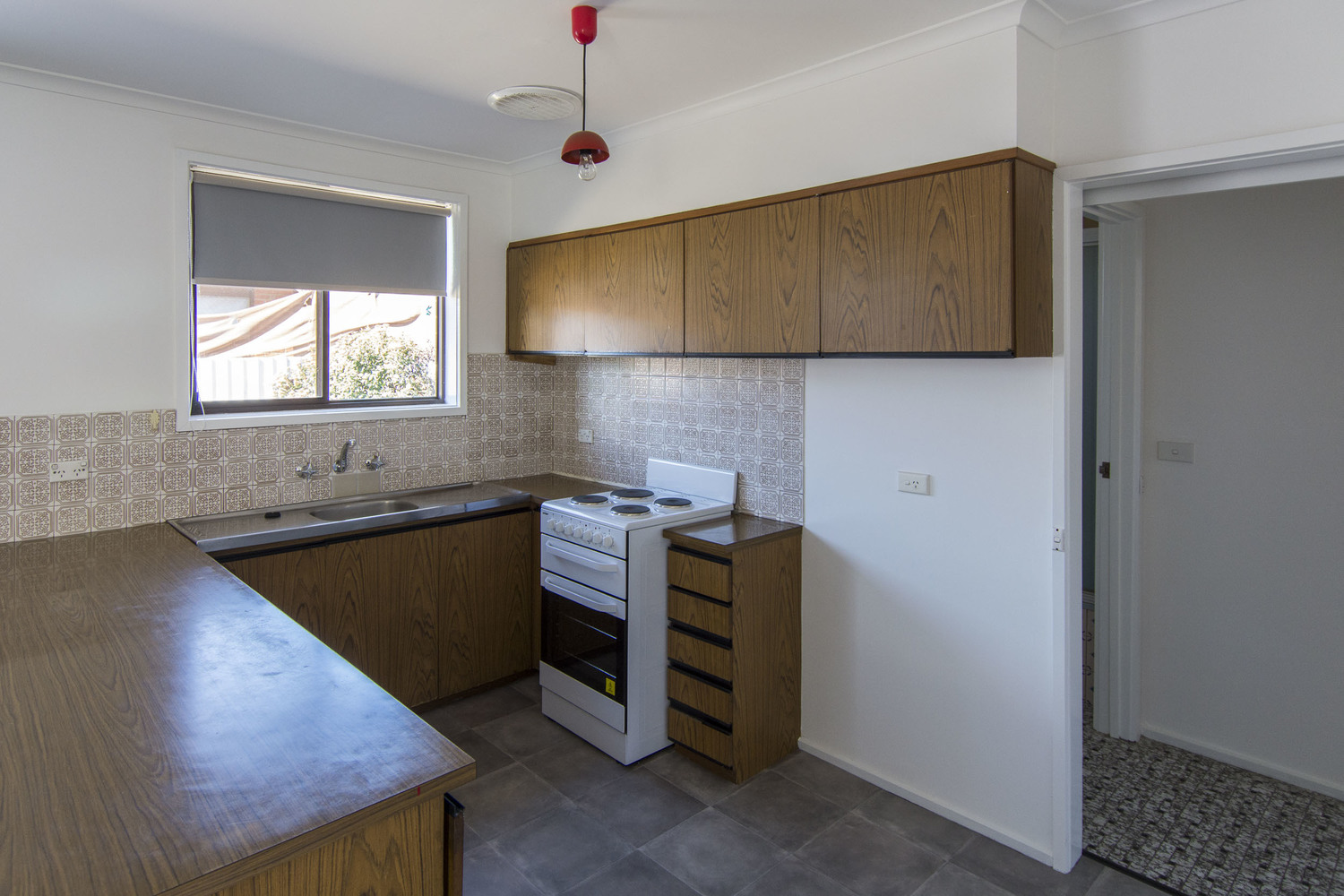 1 / 15 Schwarz Avenue, Horsham