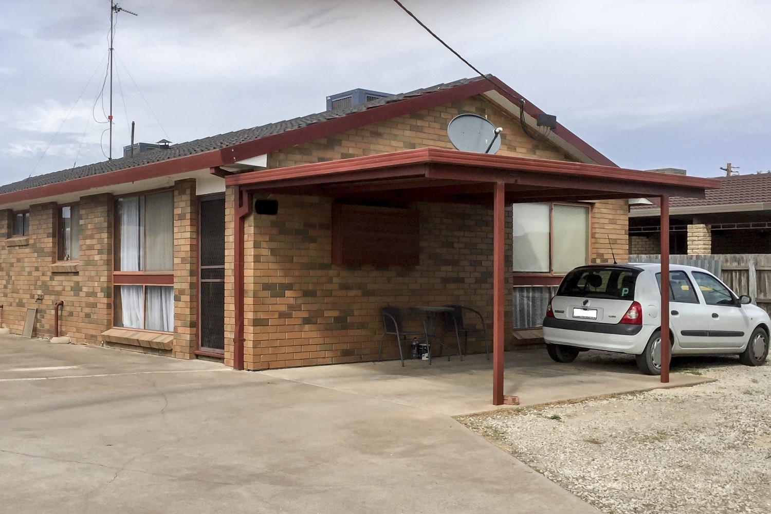 1 / 15 Schwarz Avenue, Horsham
