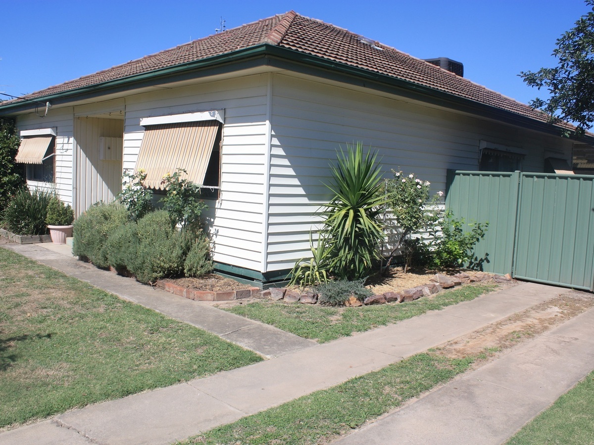 14 Moore Street, Benalla