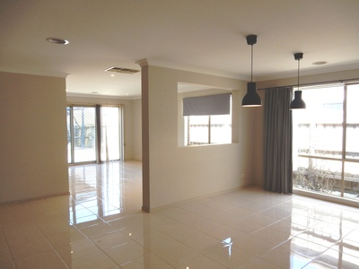 7 Devaney Ave, Lynbrook