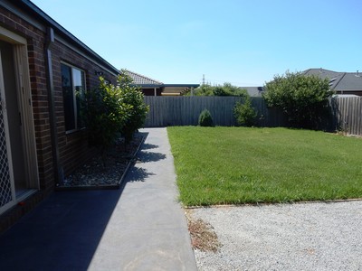 7 Devaney Ave, Lynbrook