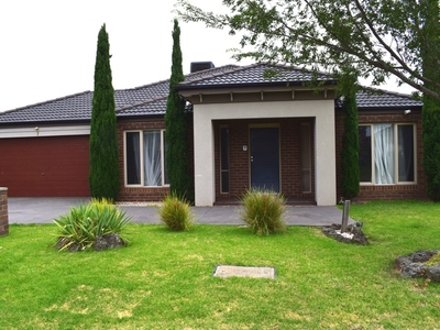 7 Devaney Ave, Lynbrook