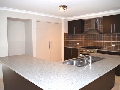 7 Devaney Ave, Lynbrook