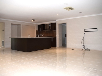7 Devaney Ave, Lynbrook