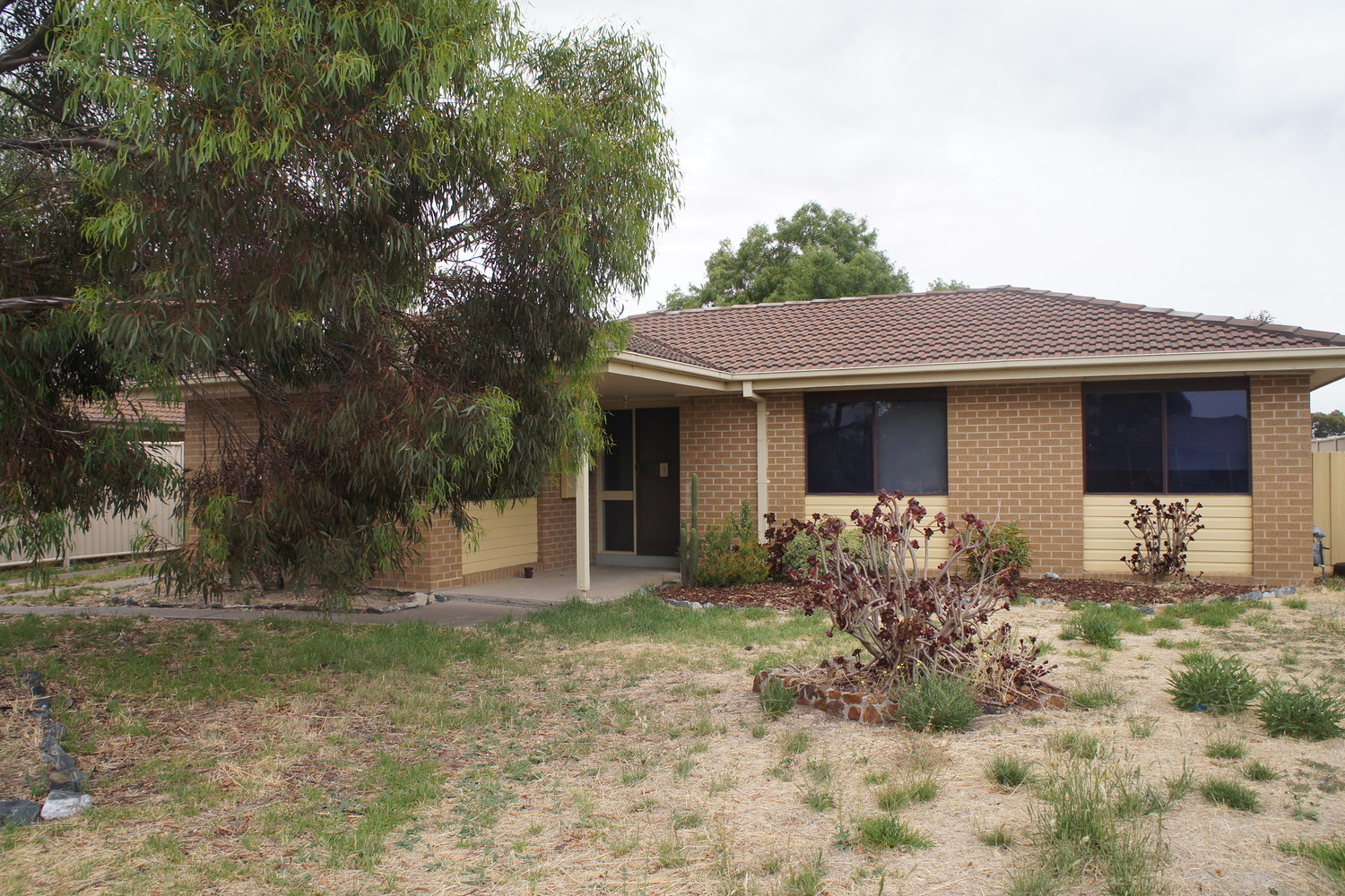 7 Glenister Place, Horsham