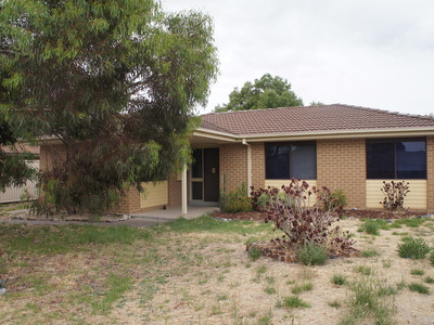 7 Glenister Place, Horsham