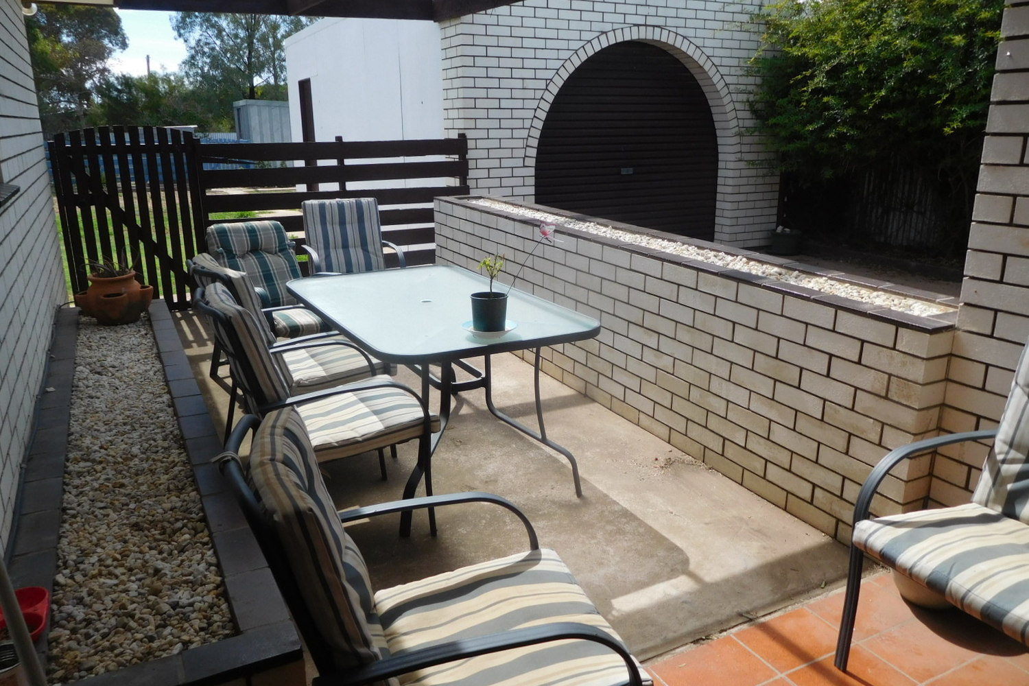 1 Farrar Avenue, Horsham