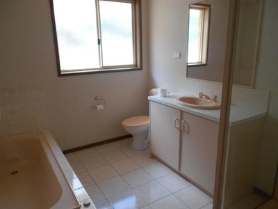 1 Mardon Drive, Horsham