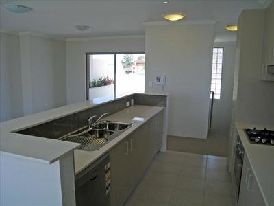 4 / 5a Russell Street, Granville