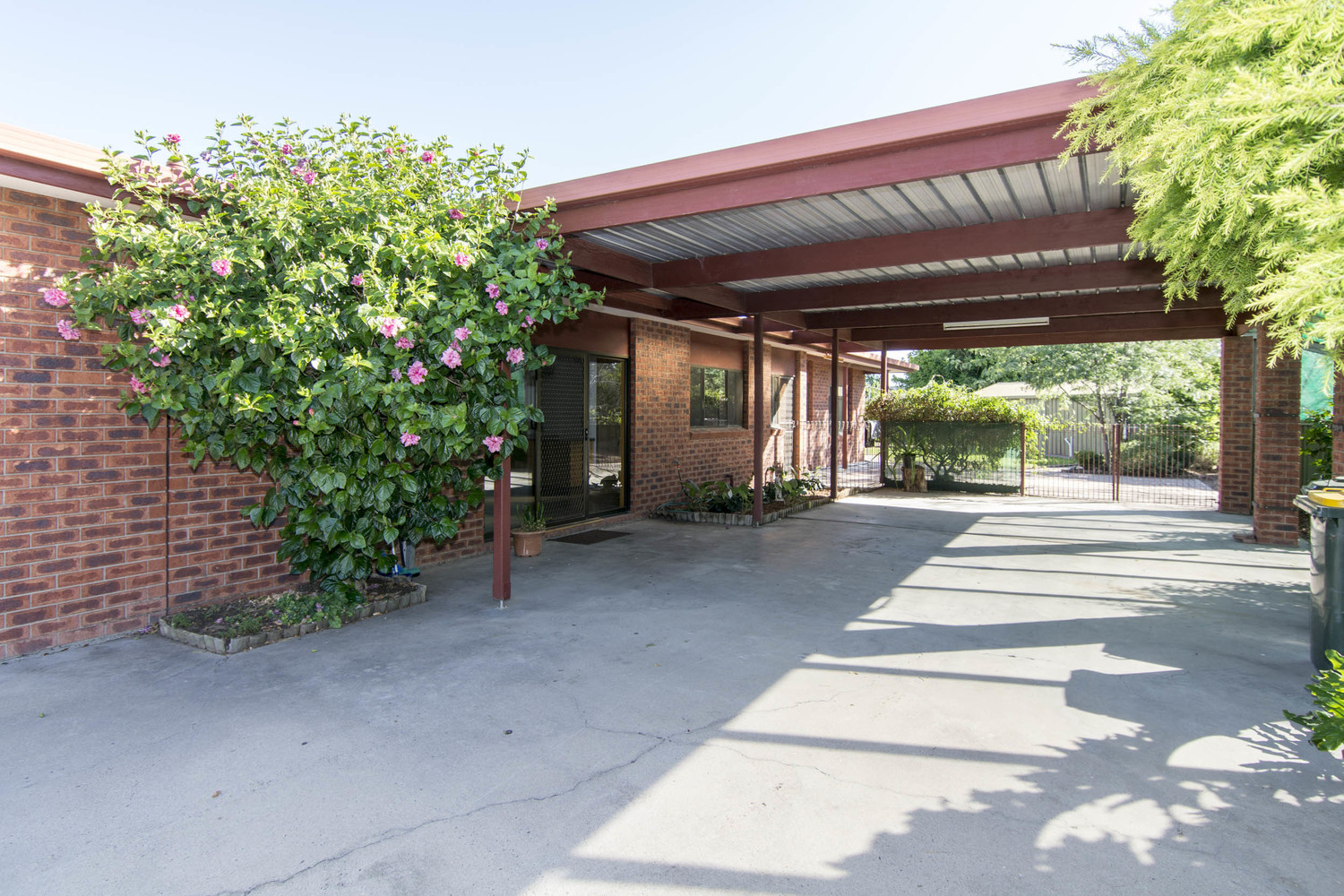9 Heslop Court, Horsham
