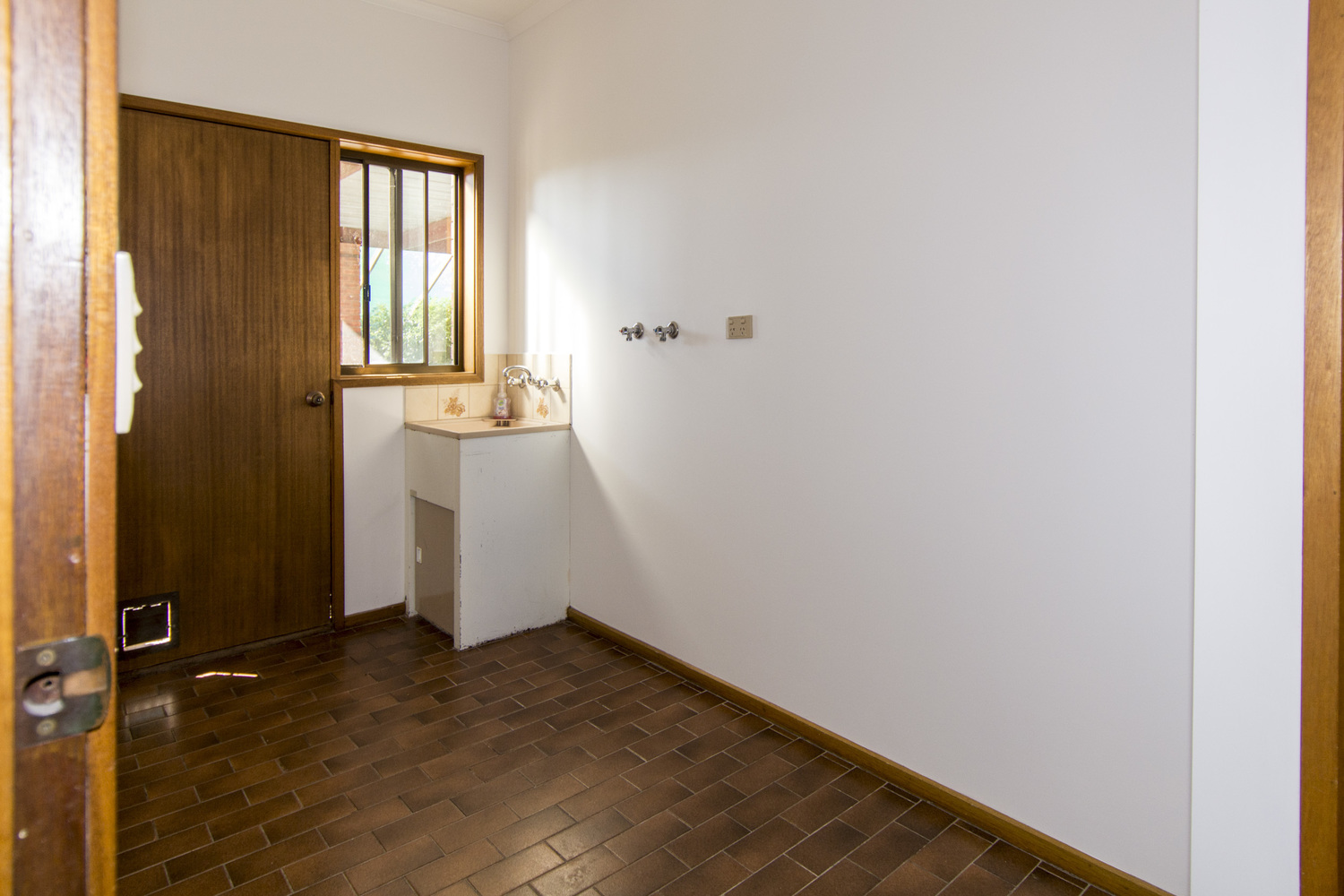 9 Heslop Court, Horsham