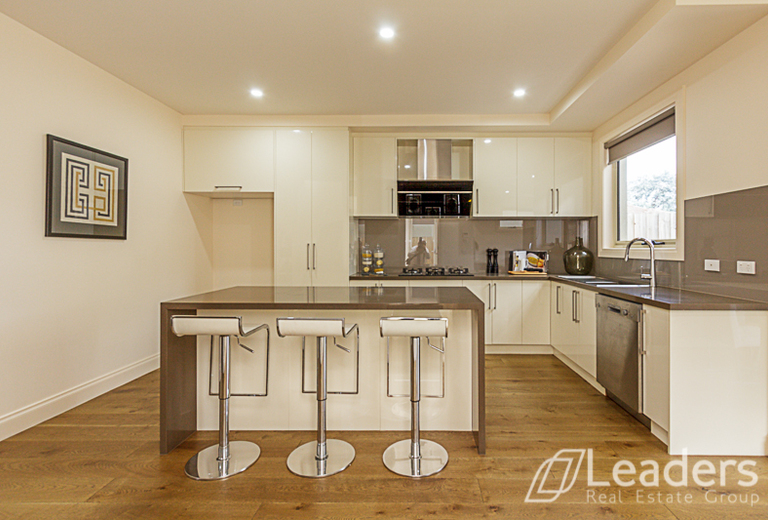 2 / 2 Adam Avenue, Glen Waverley