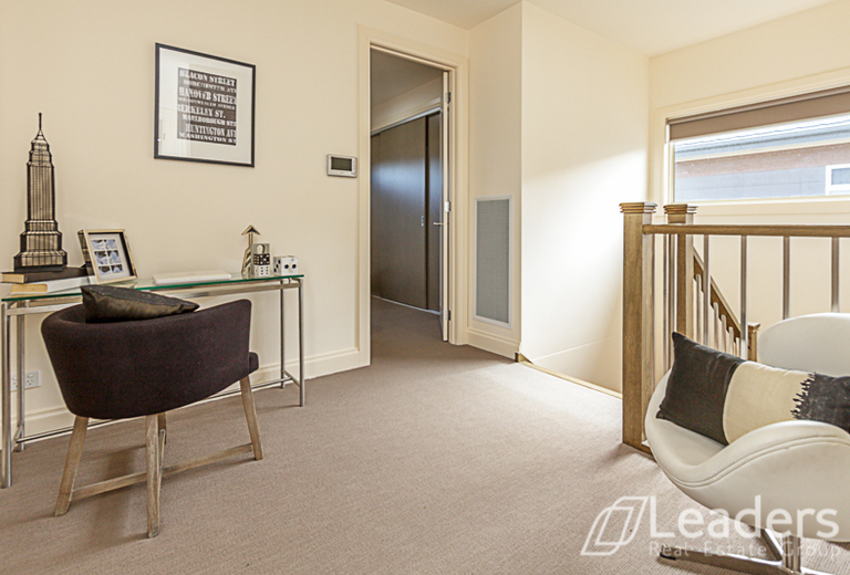 2 / 2 Adam Avenue, Glen Waverley