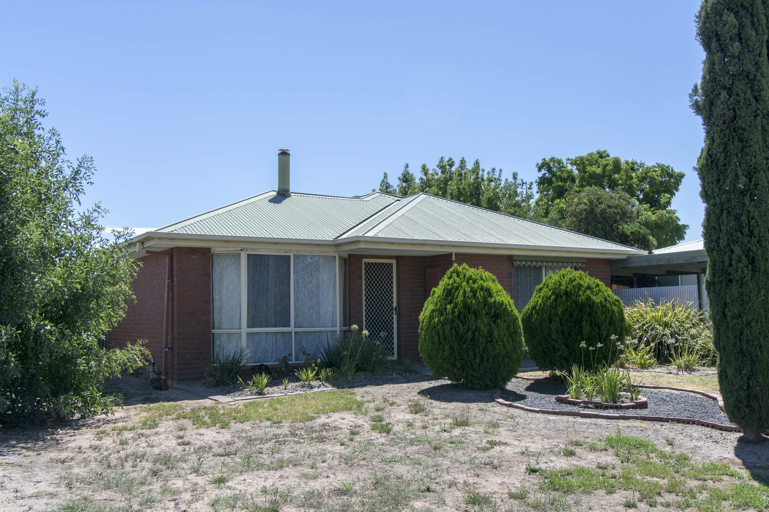 1 Mardon Drive, Horsham