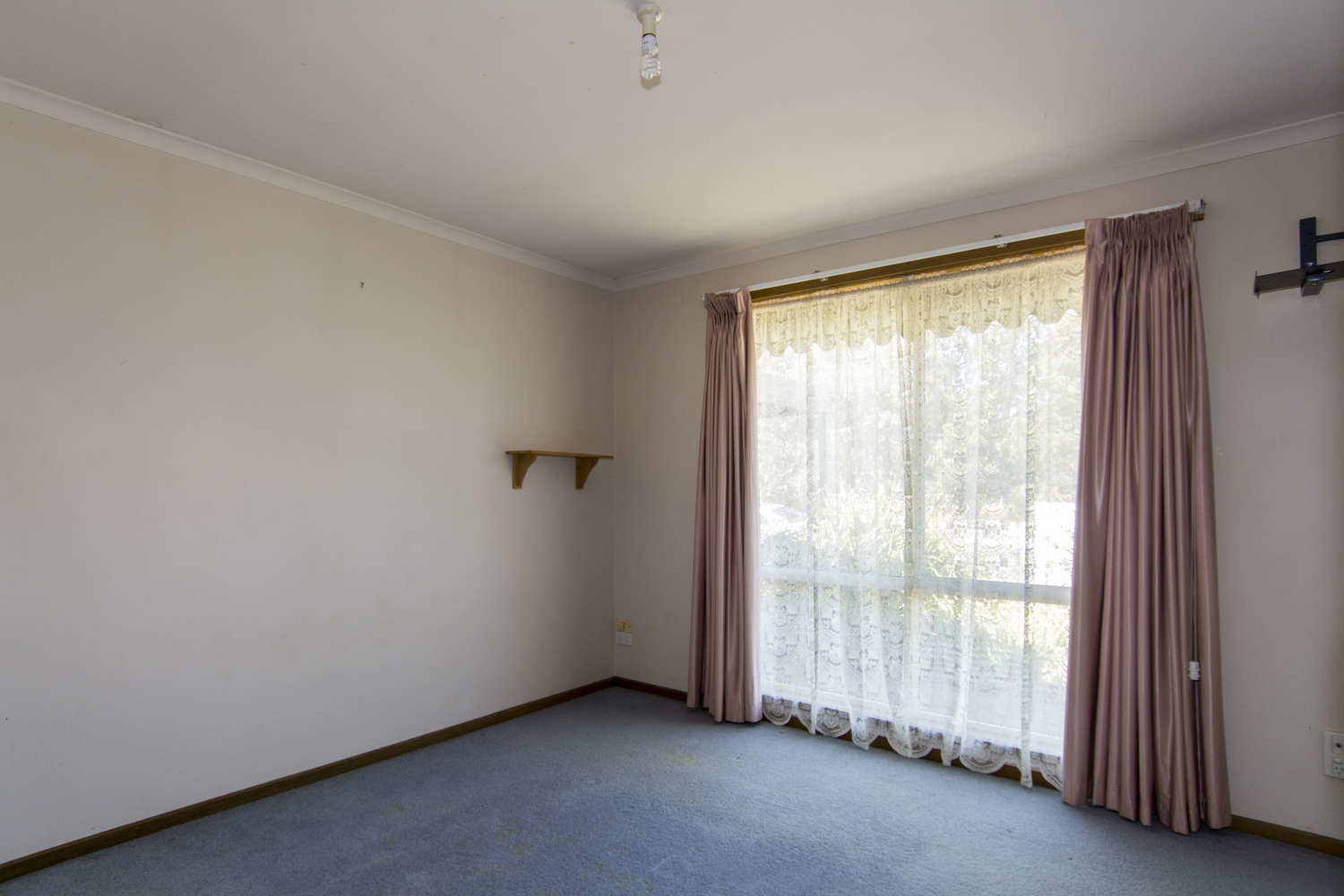 1 Mardon Drive, Horsham