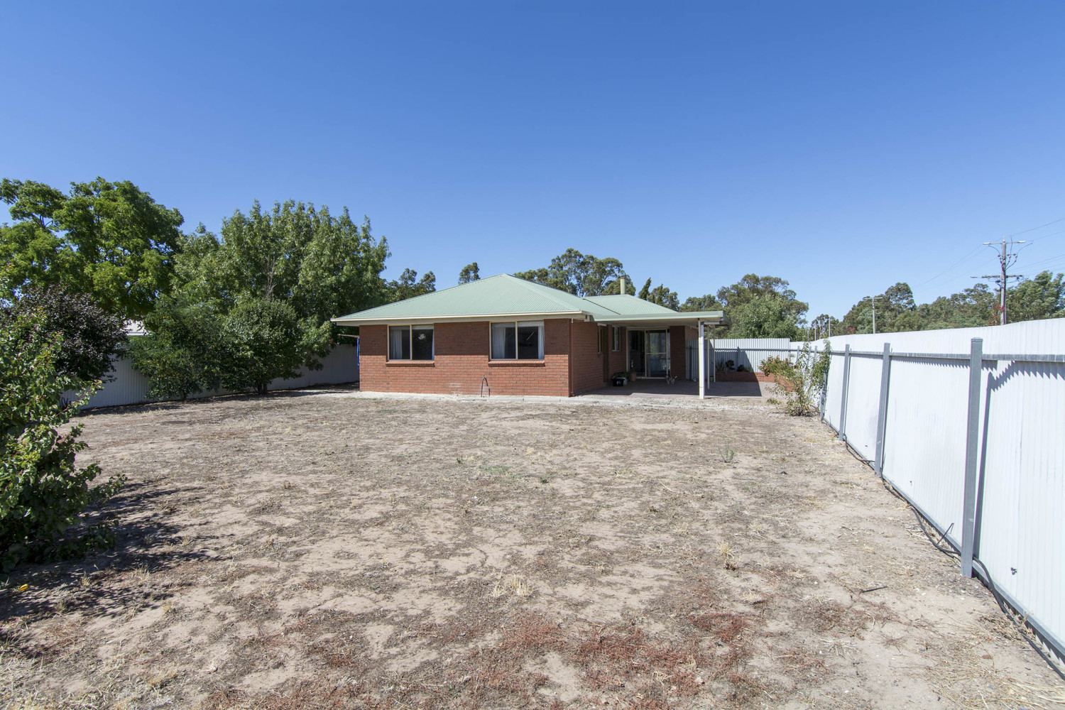 1 Mardon Drive, Horsham