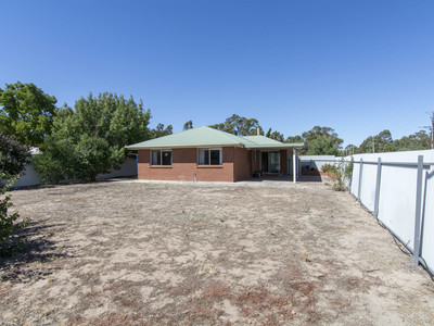 1 Mardon Drive, Horsham