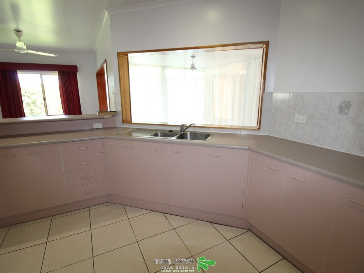 4 Paula Close, Atherton