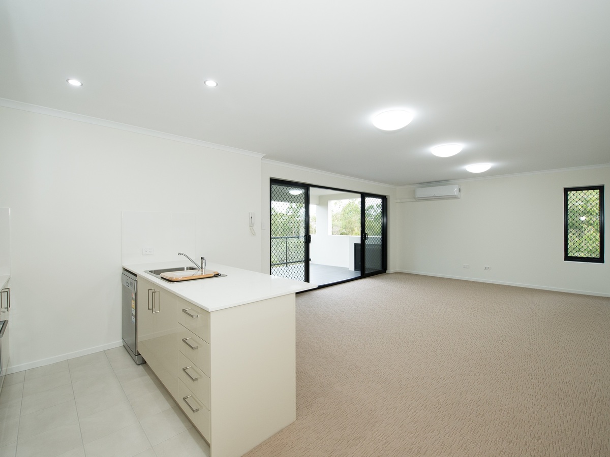 1 / 81  Halstead st , Coorparoo