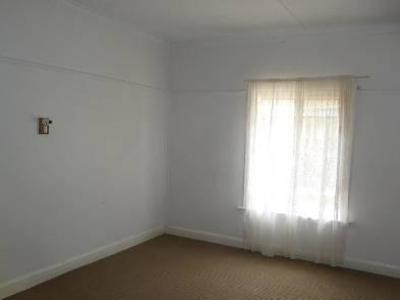16 Johnson Street, Horsham