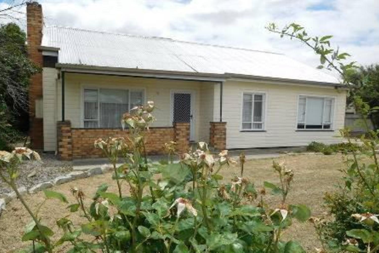 16 Johnson Street, Horsham