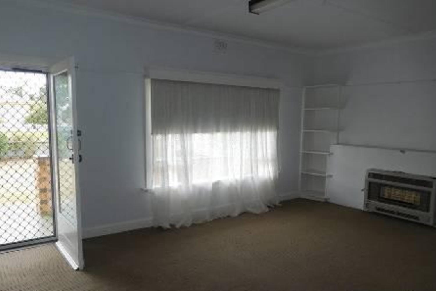 16 Johnson Street, Horsham
