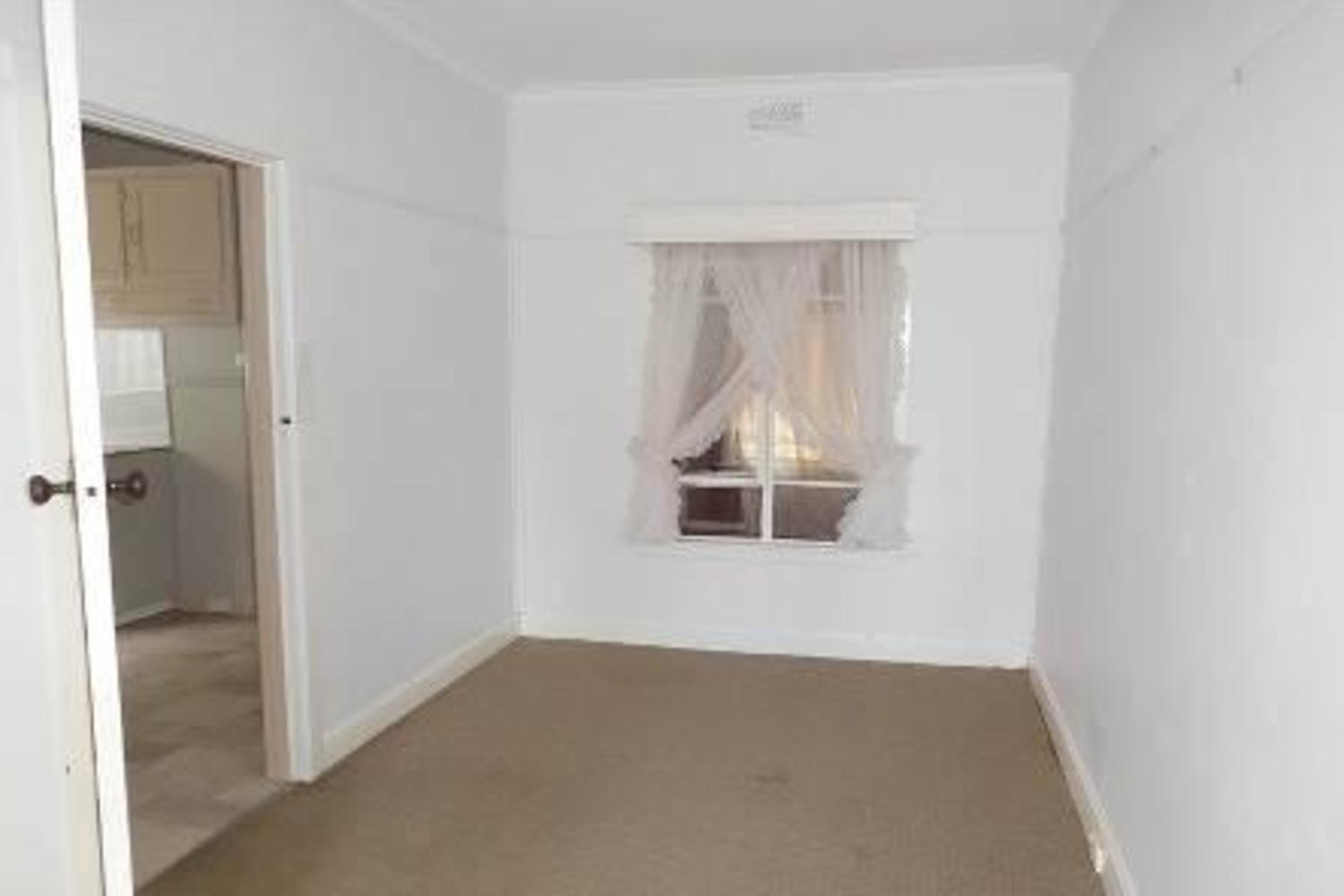 16 Johnson Street, Horsham