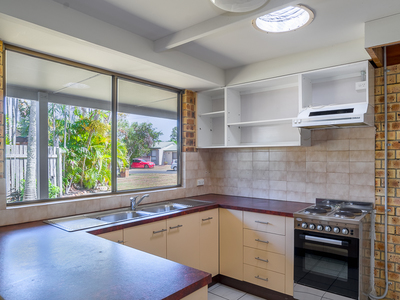 141 Cunningham st, Urangan