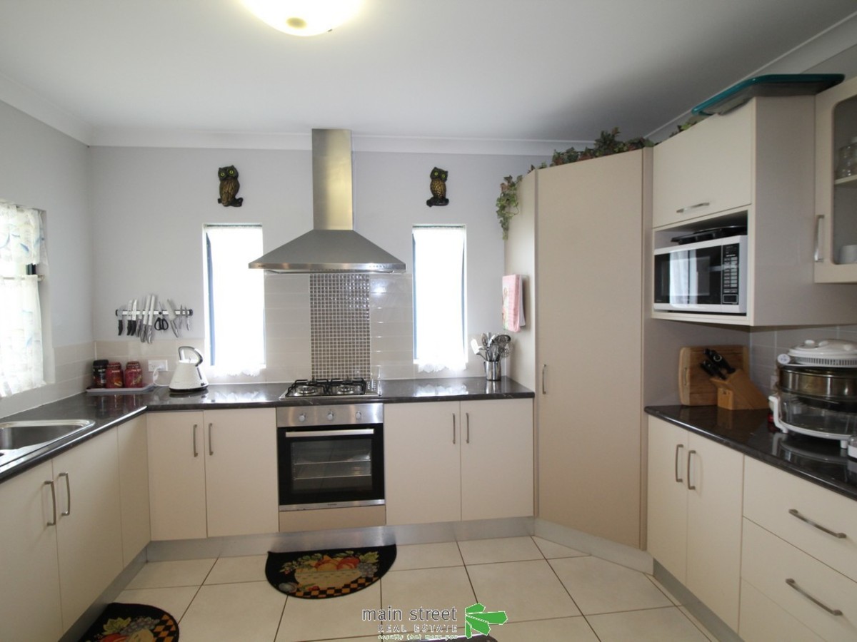 46 JANDA STREET, Atherton