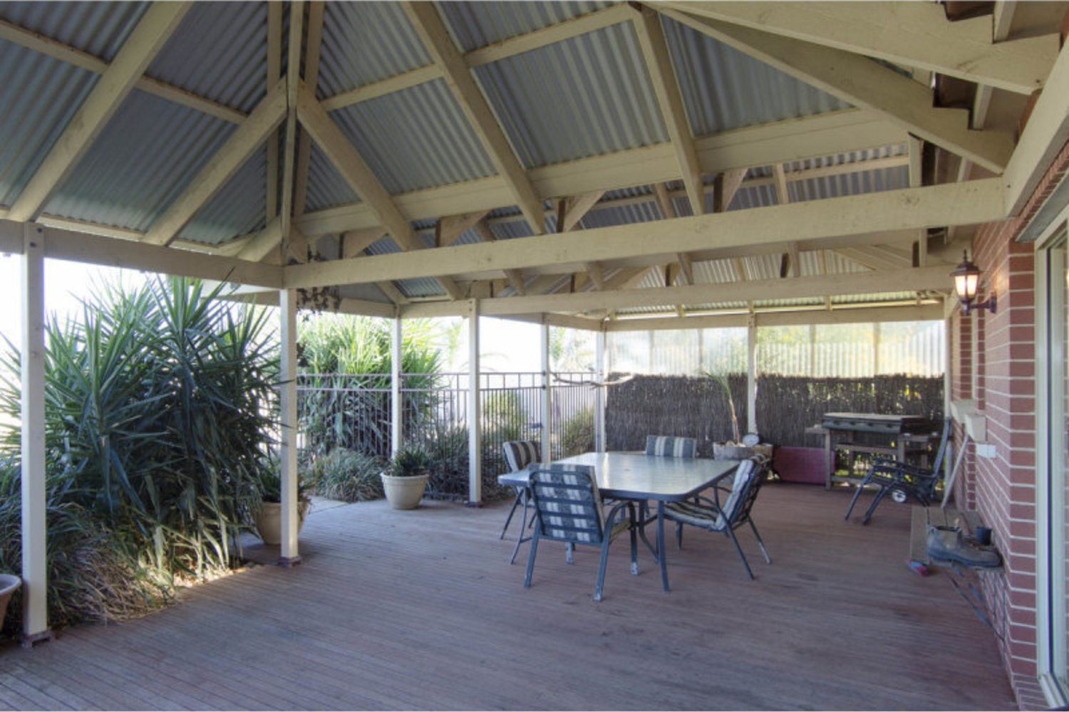 465 West Road, Horsham