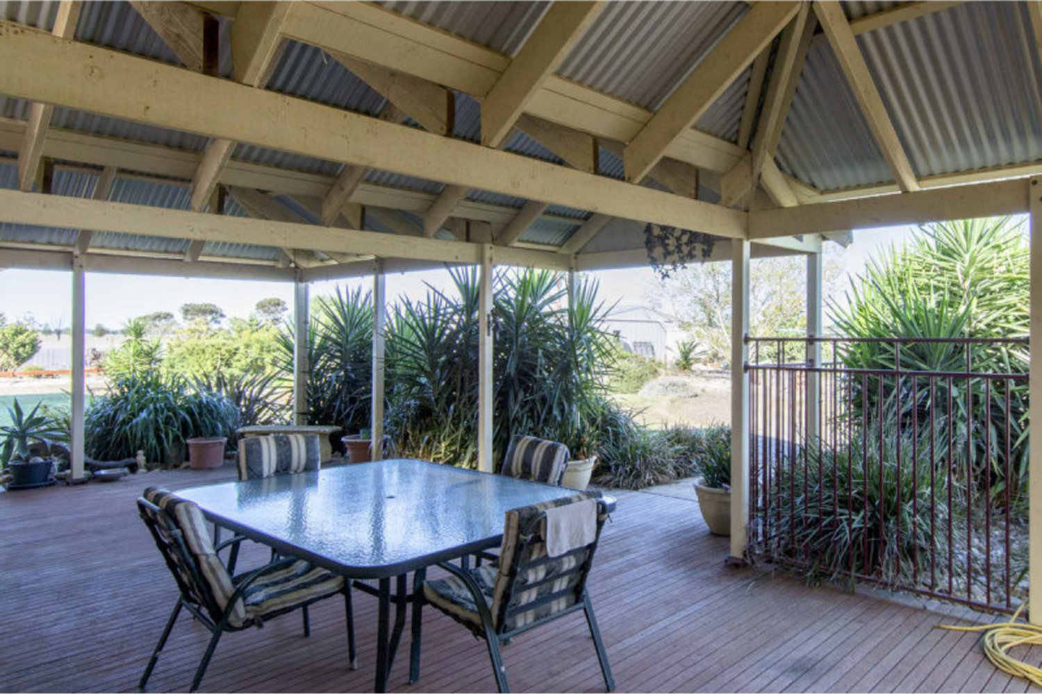 465 West Road, Horsham