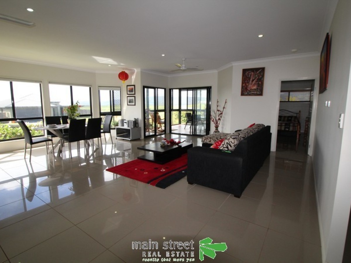 4 Lavender Cres, Atherton