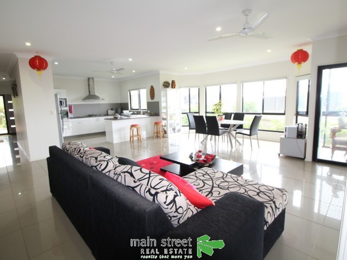 4 Lavender Cres, Atherton