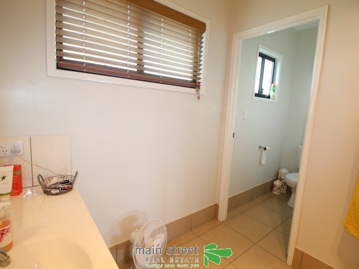 4 Lavender Cres, Atherton