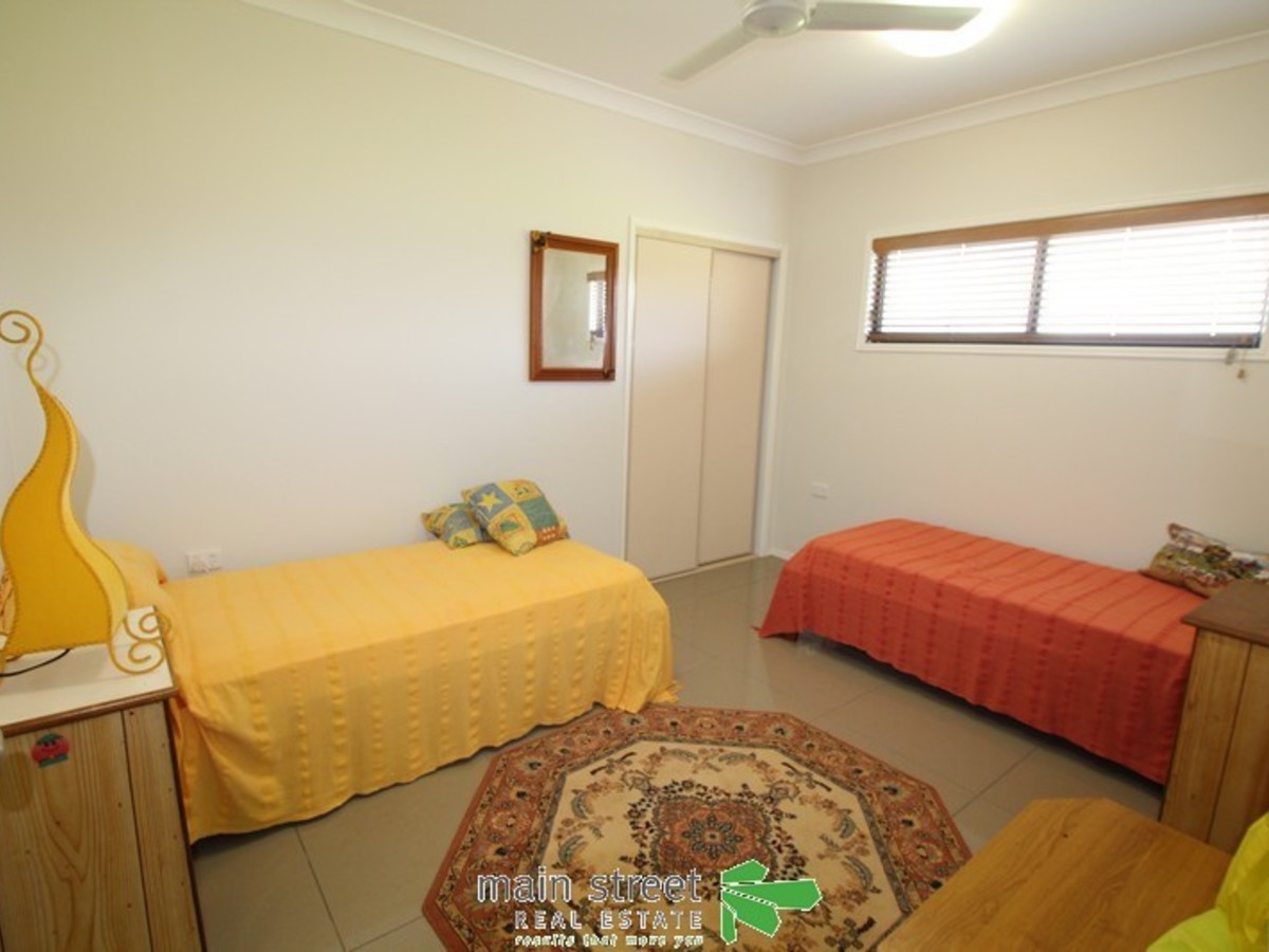 4 Lavender Cres, Atherton