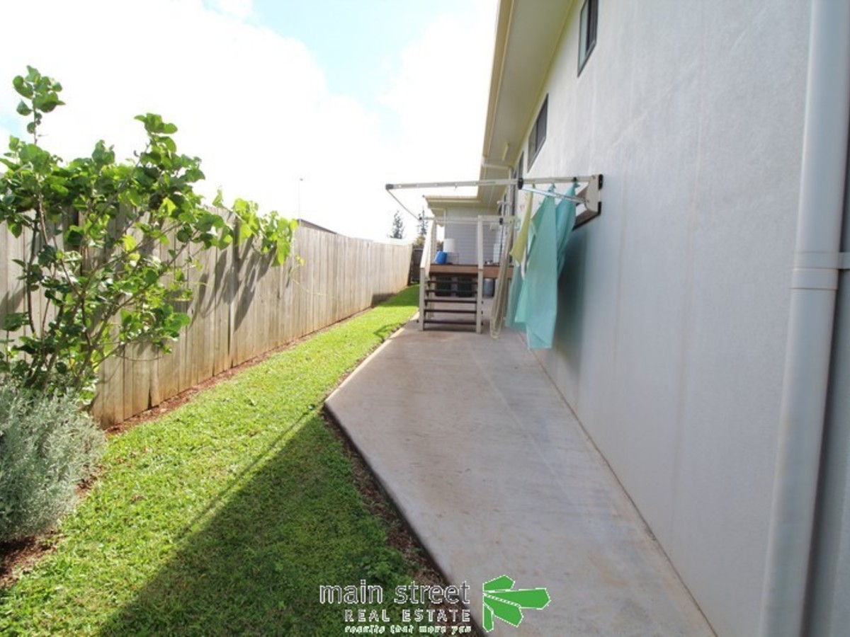 4 Lavender Cres, Atherton