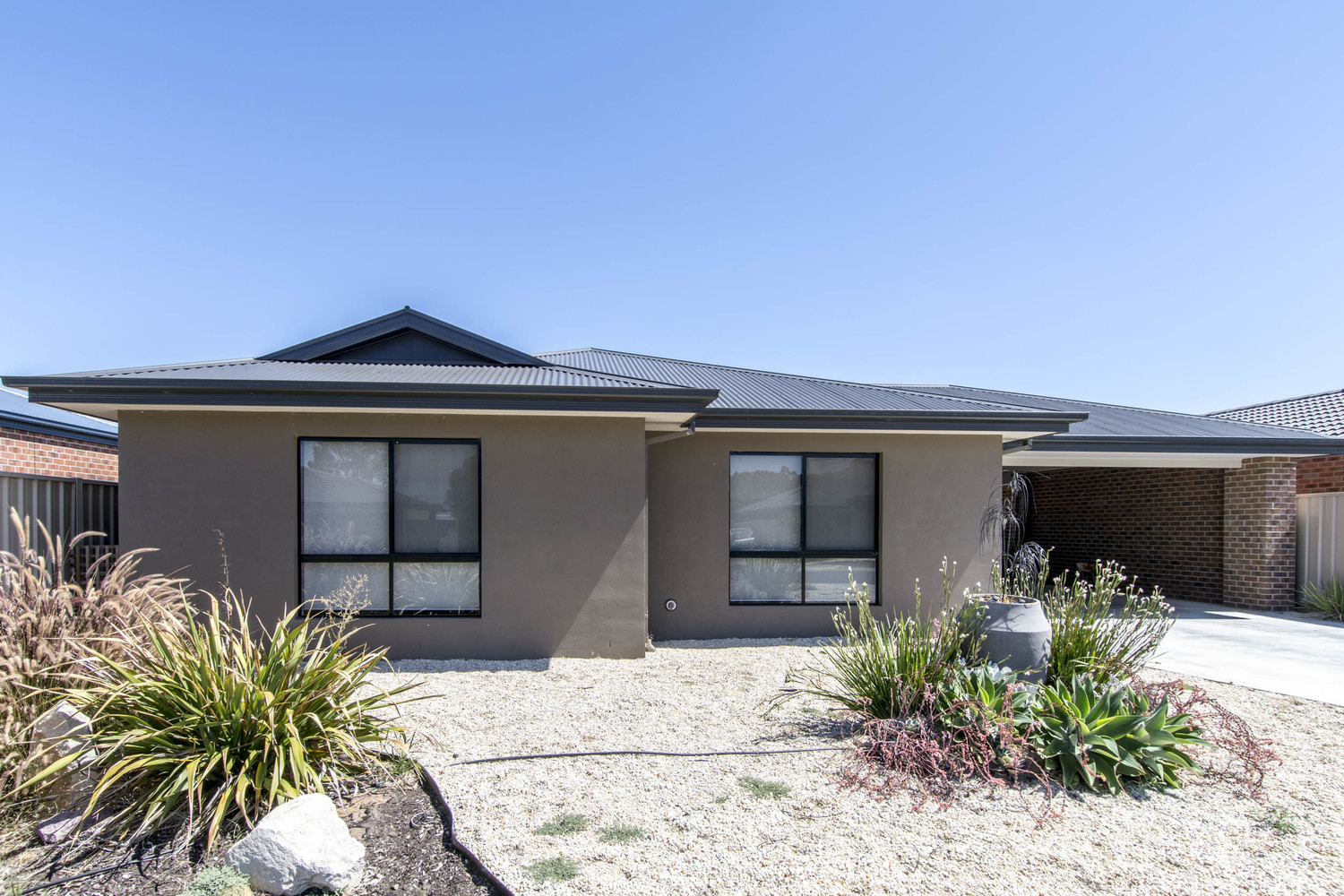 5 Matthews Court, Horsham