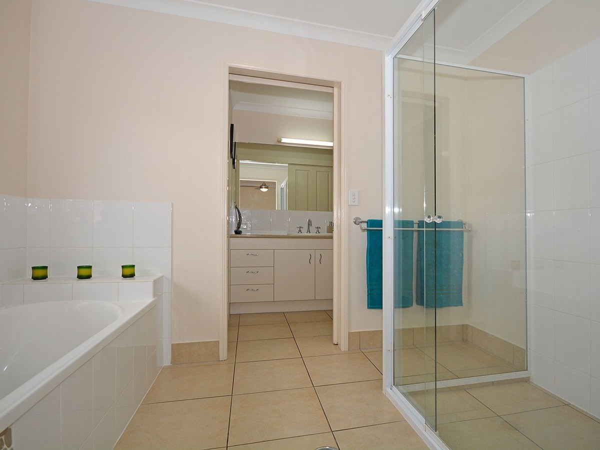 4 MONTUNA COURT, Wondunna