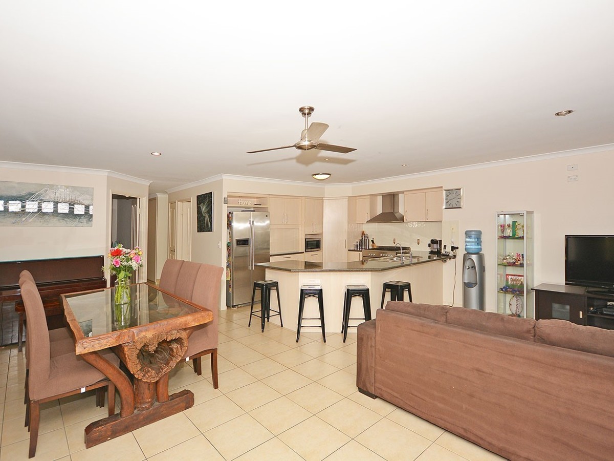 4 MONTUNA COURT, Wondunna