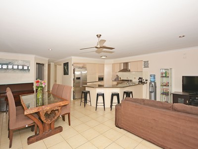 4 MONTUNA COURT, Wondunna