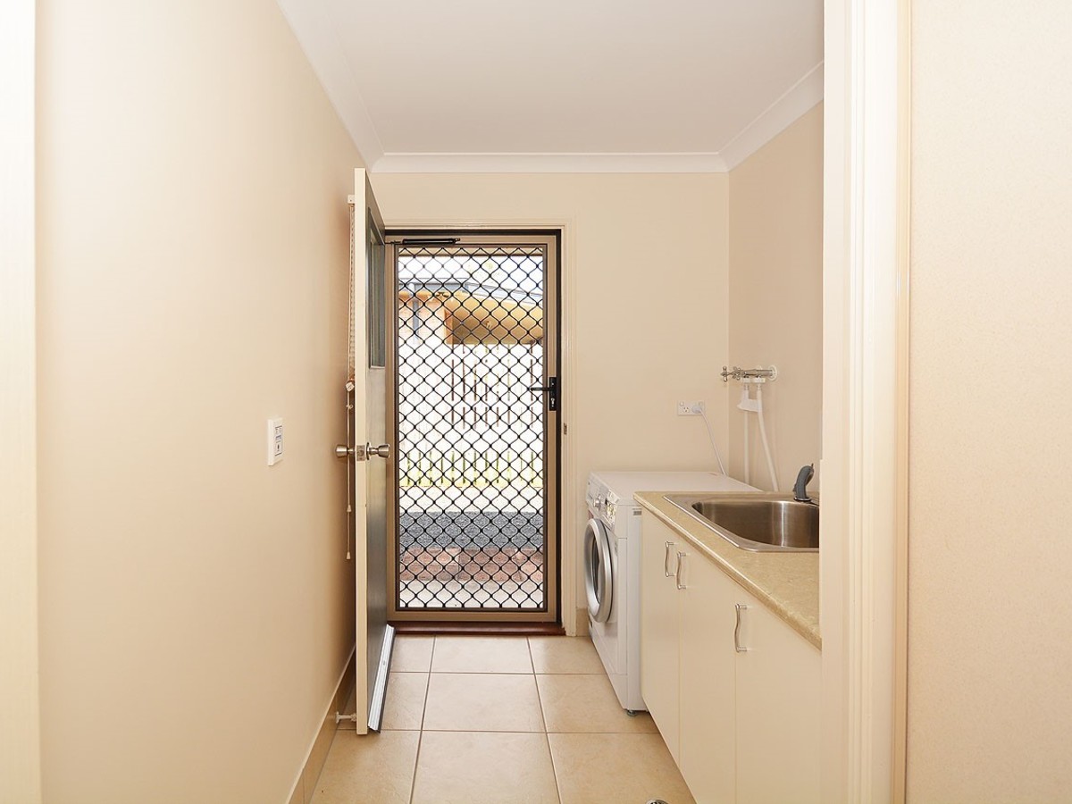 4 MONTUNA COURT, Wondunna