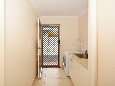 4 MONTUNA COURT, Wondunna