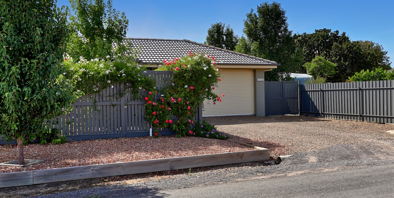 11 Mernda Ave, Euroa